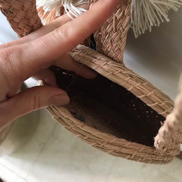 EUC Anthropologie Round Pink Straw Rattan Purse - Picture 6 of 6